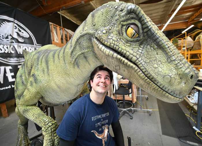 New Look at the Dinosaurs of Jurassic World Live Reveals Green Raptors ...